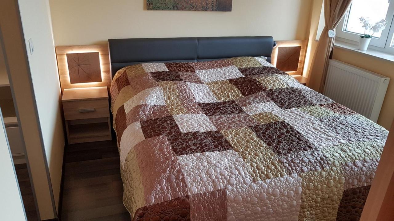Zafir Sziget Apartman Sarvar Luaran gambar