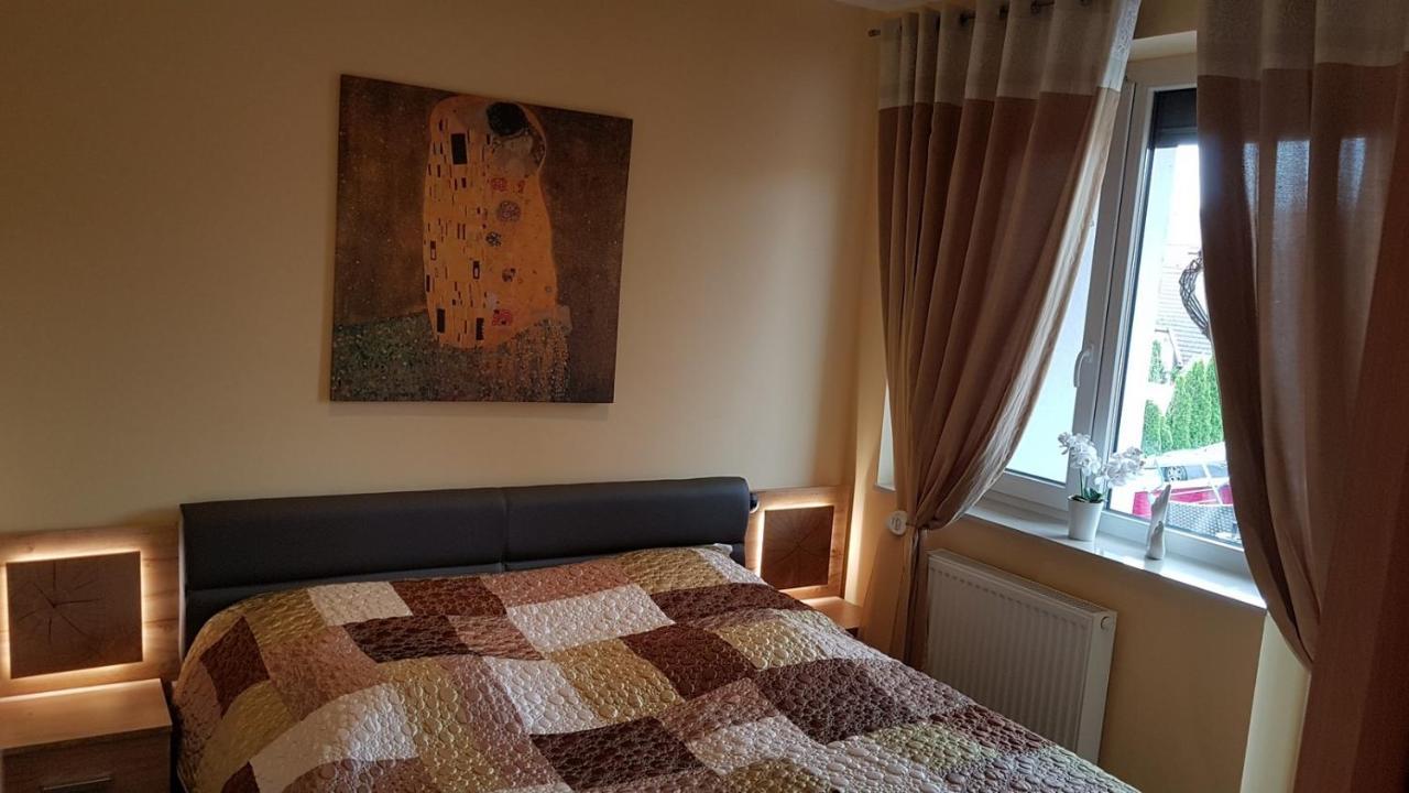 Zafir Sziget Apartman Sarvar Luaran gambar