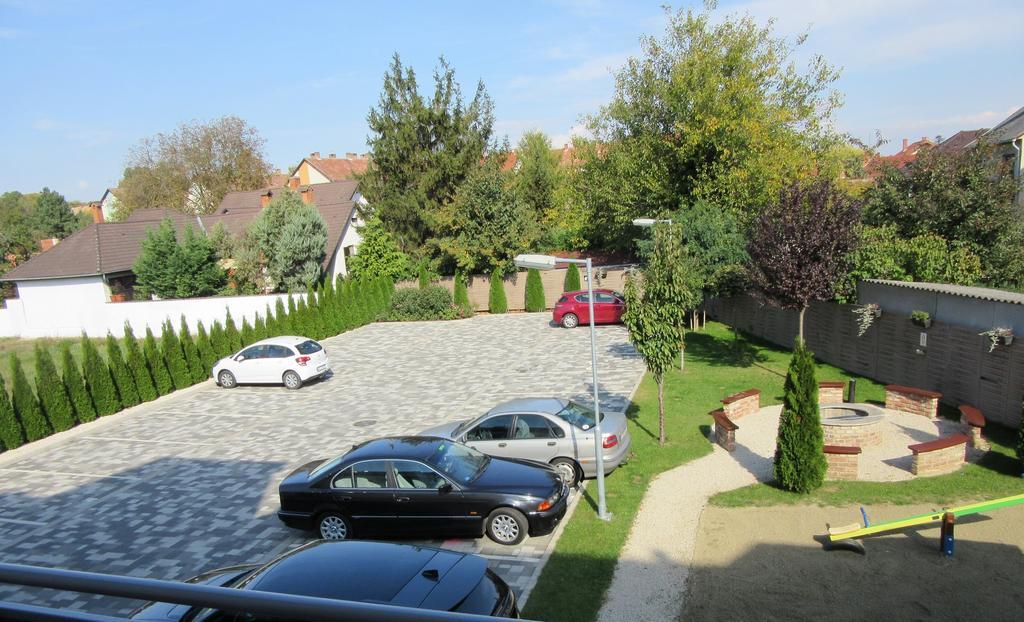 Zafir Sziget Apartman Sarvar Luaran gambar